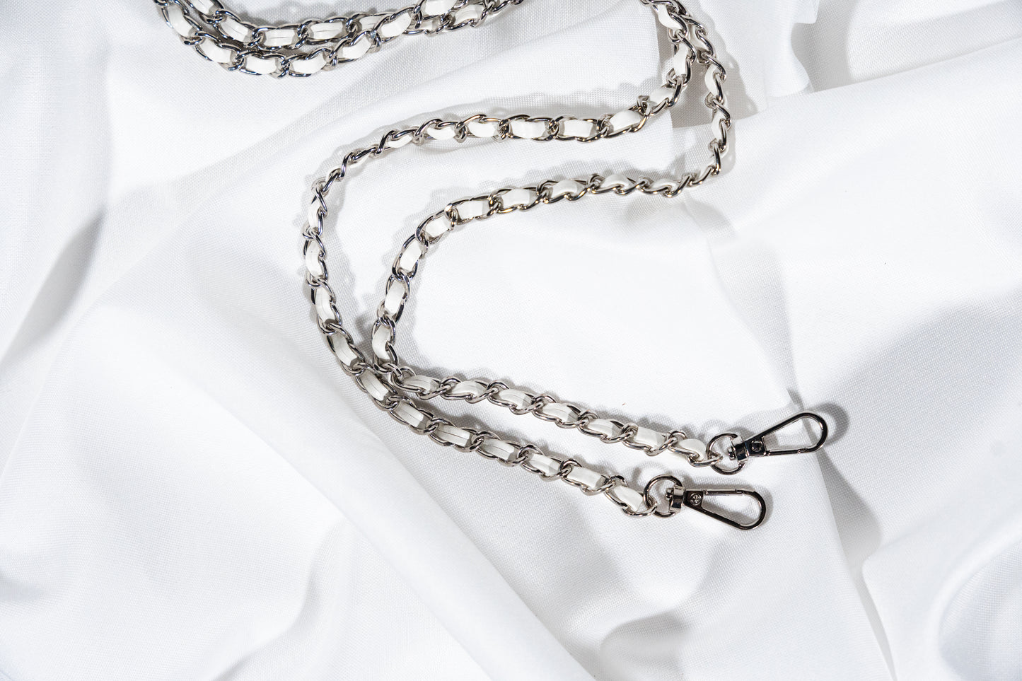 Crossbody leather chain - WHITE silver