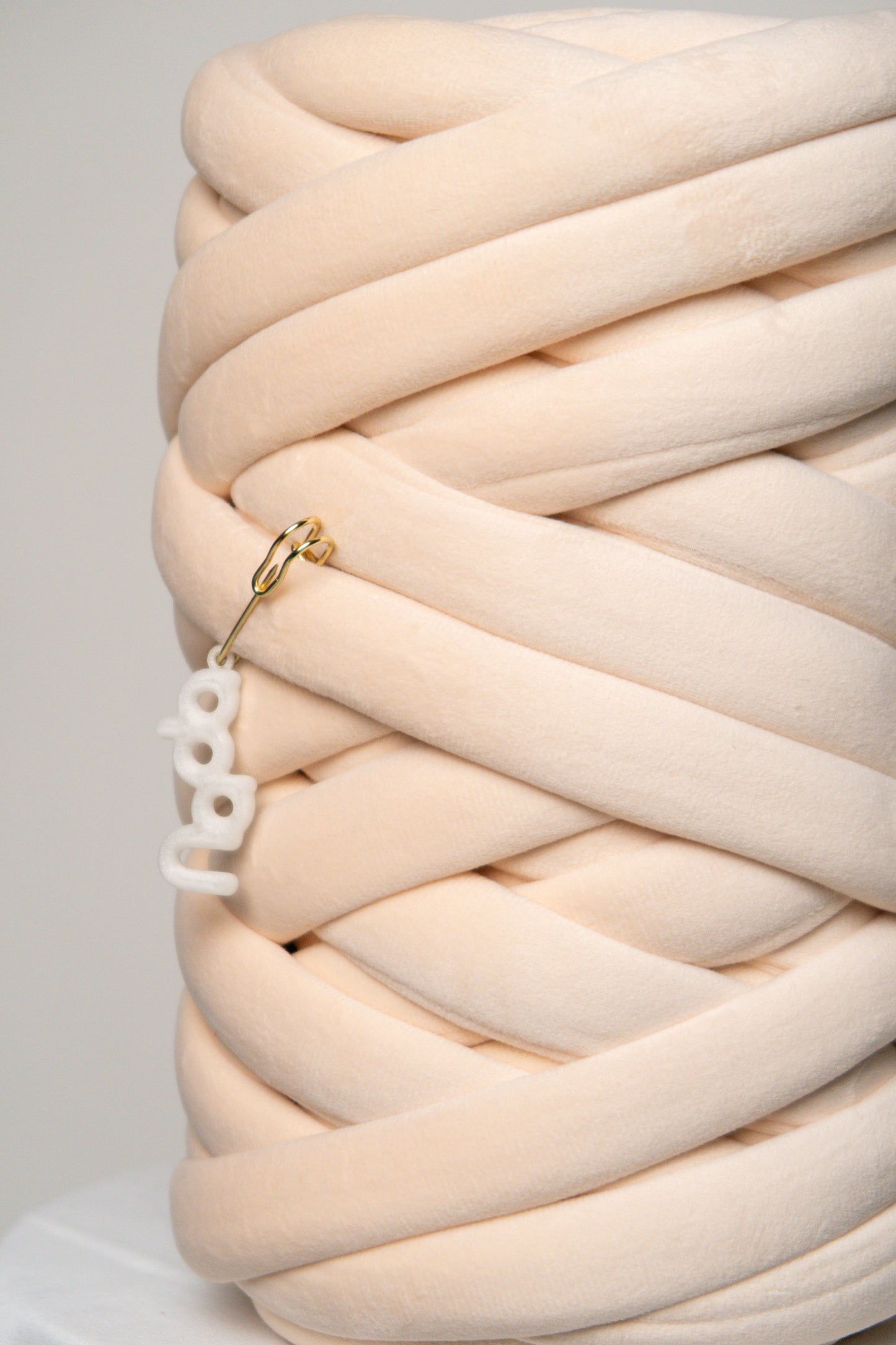 Chunky Yarn LATTE VELVET by Nada