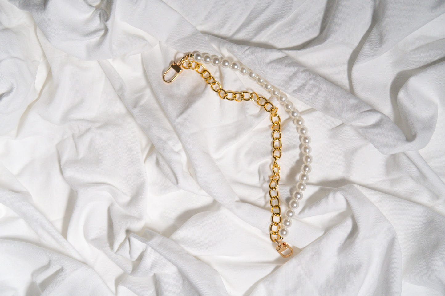 Gold design with pearls