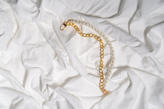 Gold design with pearls