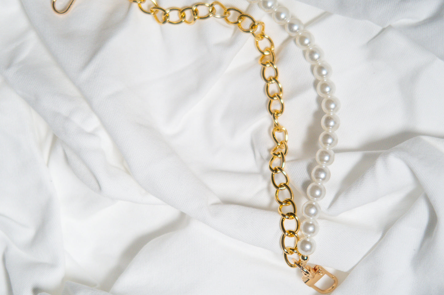 Gold design with pearls