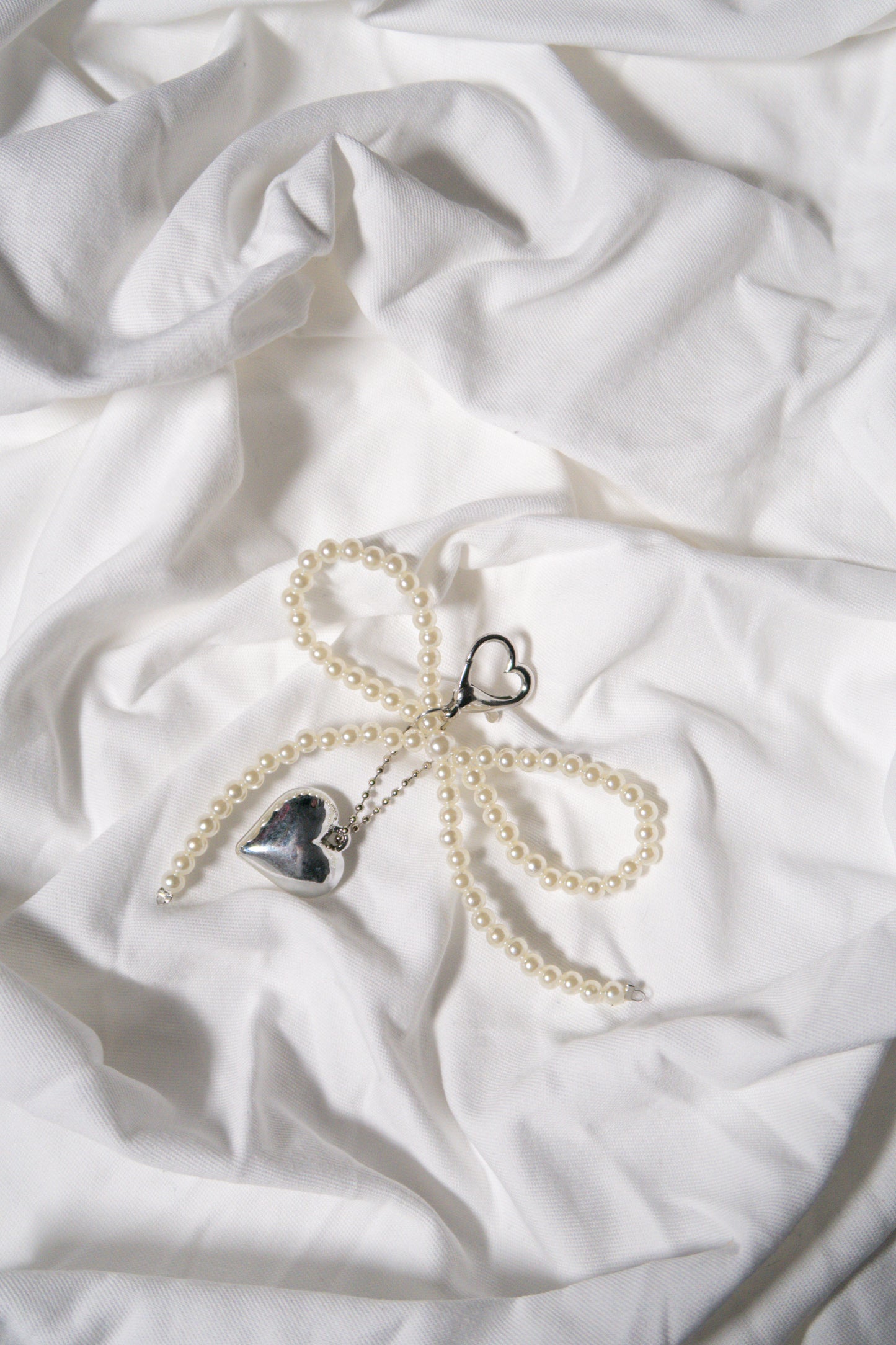 Pearl Bow Design by Nada