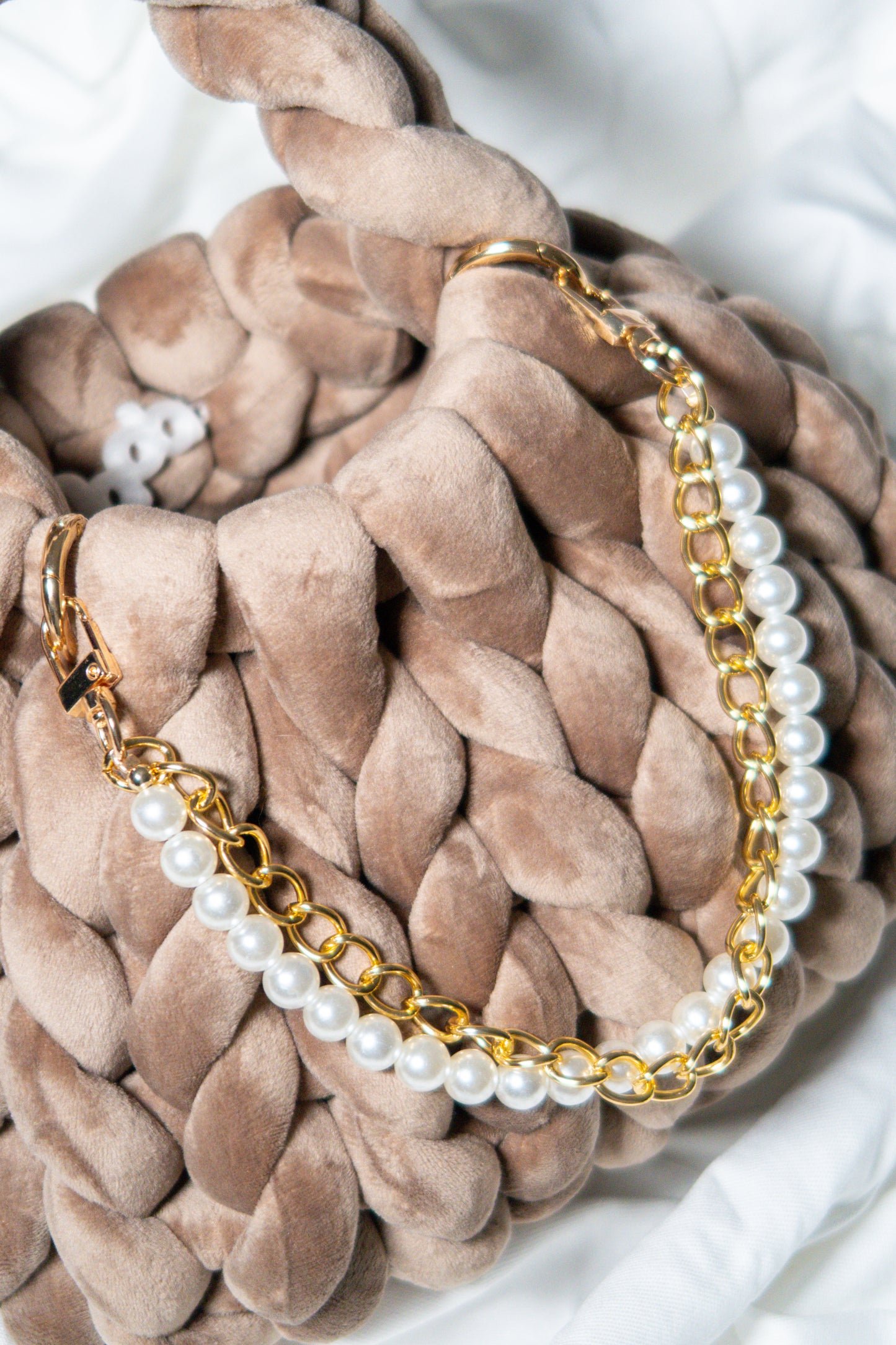Gold design with pearls